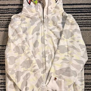 Bape shake white camo sweater